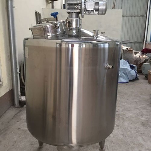 Mixing Vessel With Stirrer